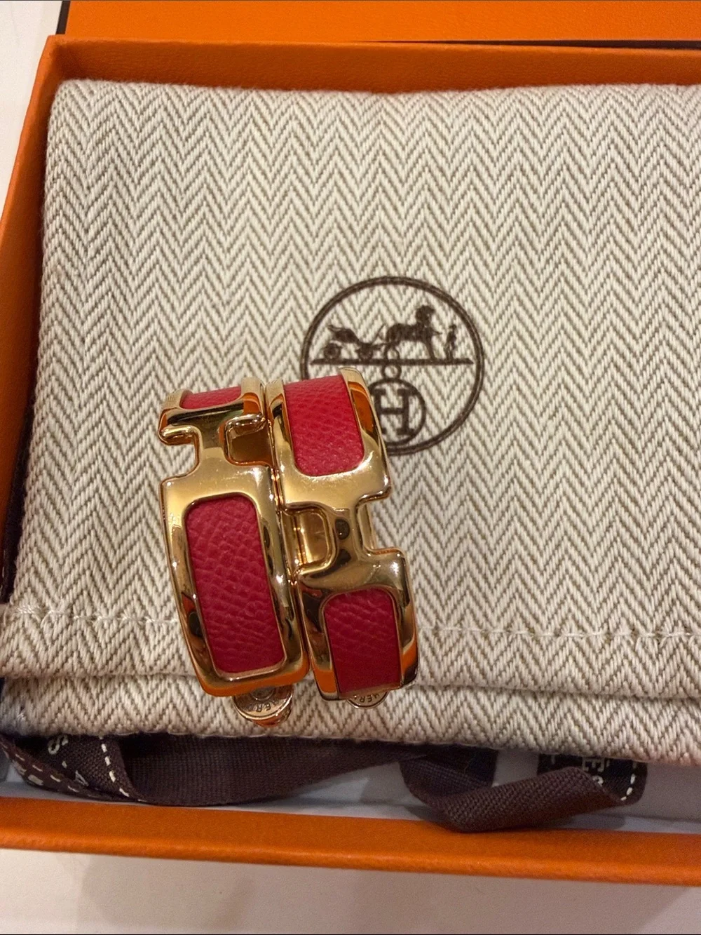 Hermes distinctive shaped